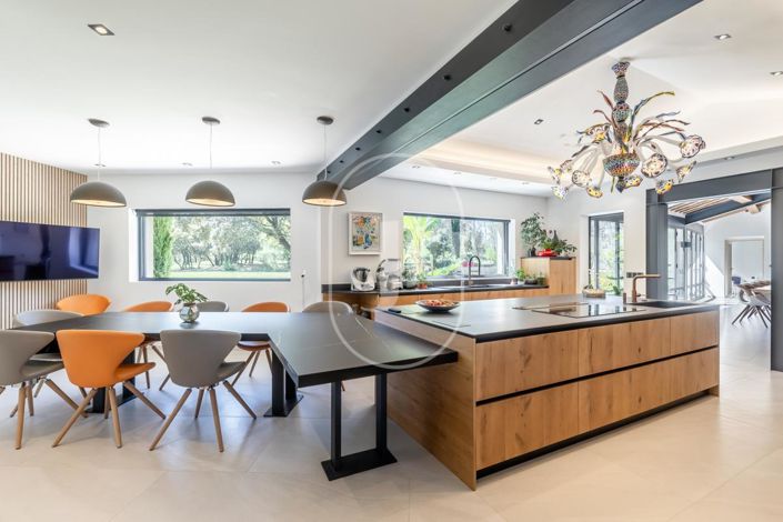 Image No.4-Maison de 8 chambres à vendre à L'Isle-sur-la-Sorgue