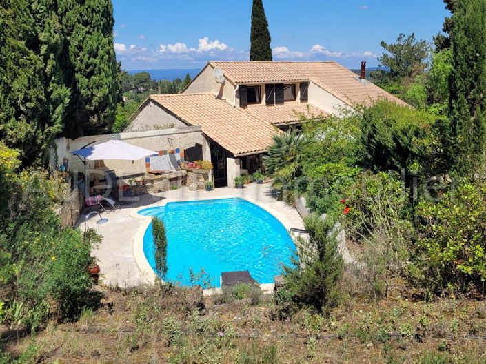 Montbrun-des-Corbi&#232;res, House