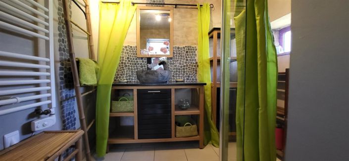 Image No.24-4 Bed House for sale