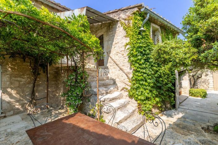 Image No.1-3 Bed House for sale