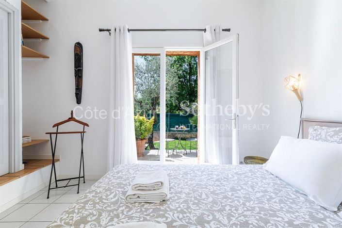 Image No.11-4 Bed House for sale