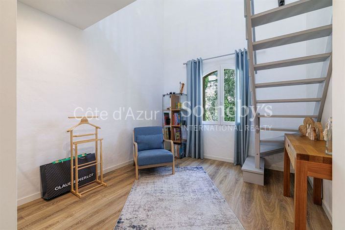 Image No.15-4 Bed House for sale