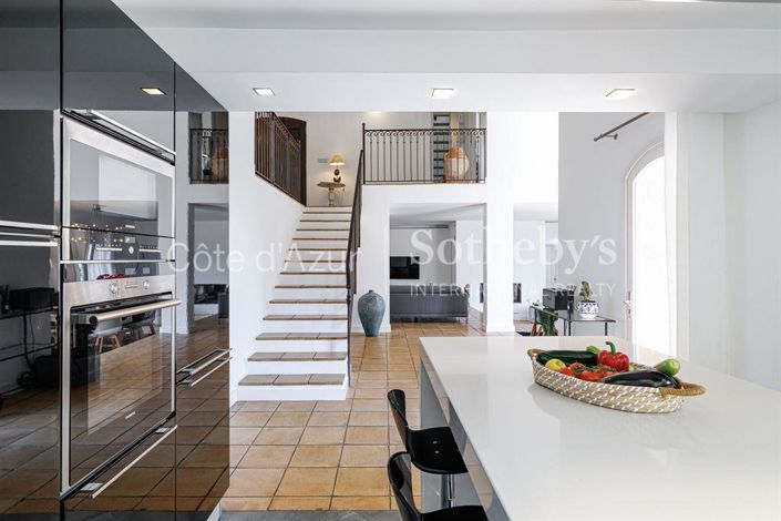 Image No.9-4 Bed House for sale