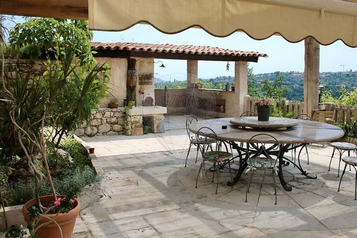 Image No.1-6 Bed House for sale