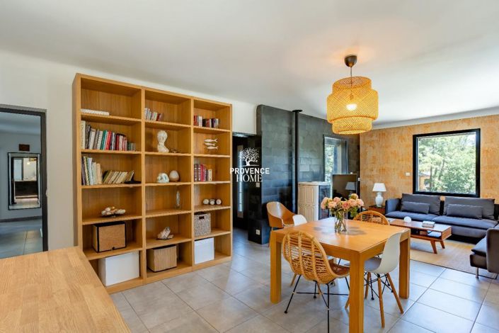 Image No.7-5 Bed House for sale