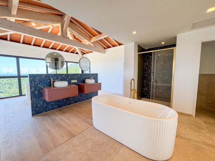 Image No.11-6 Bed House for sale