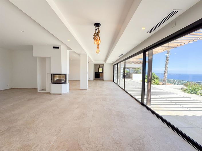 Image No.8-6 Bed House for sale