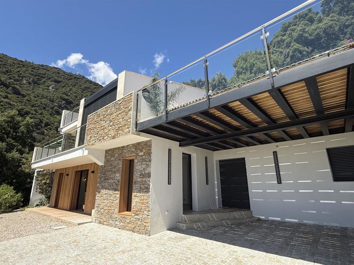 Image No.2-5 Bed House for sale