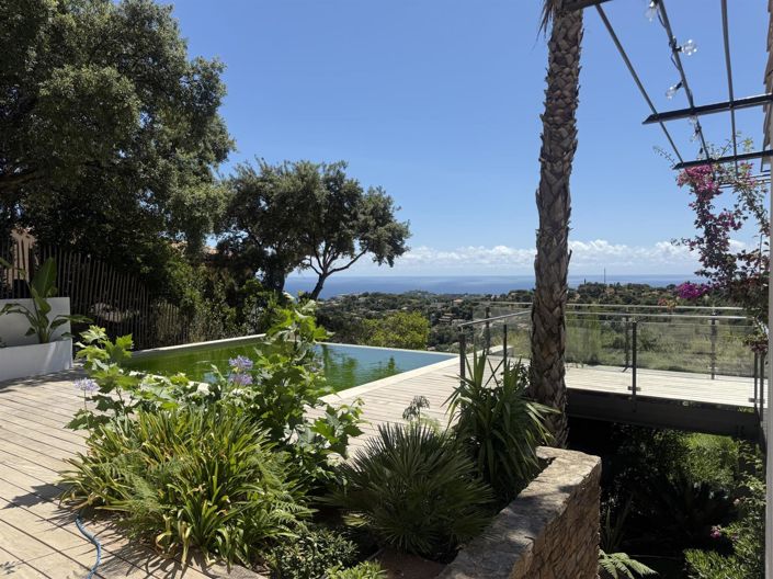 Image No.4-5 Bed House for sale