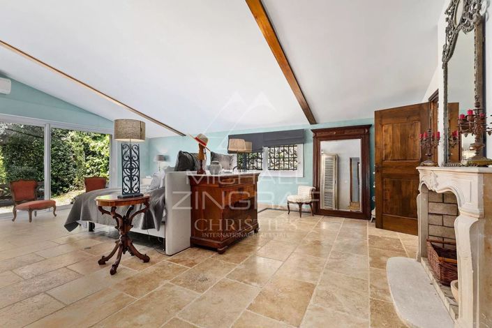 Image No.9-5 Bed House for sale