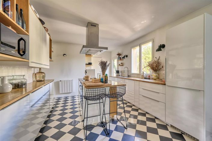 Image No.7-4 Bed House for sale