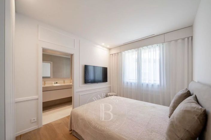 Image No.12-5 Bed House for sale