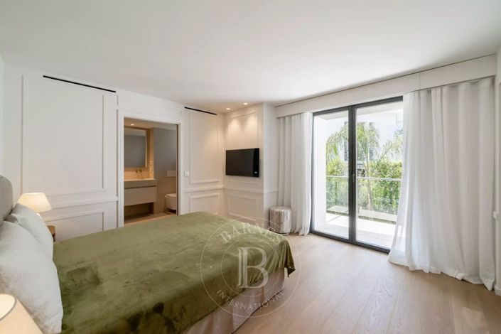 Image No.15-5 Bed House for sale