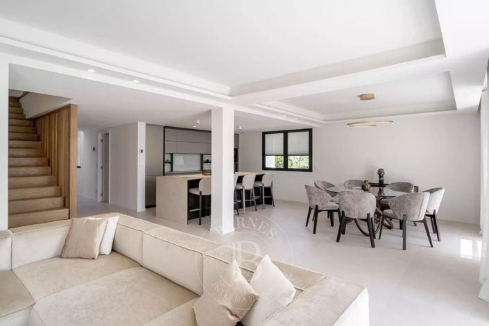 Image No.19-5 Bed House for sale