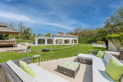 5 Bed House for sale