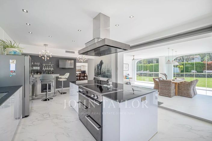 Image No.5-5 Bed House for sale