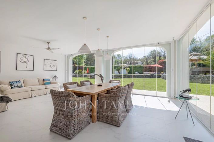 Image No.6-5 Bed House for sale