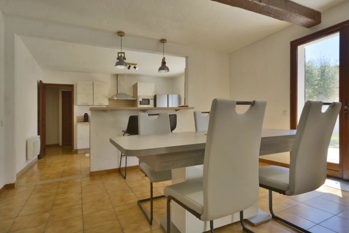 Image No.10-4 Bed House for sale