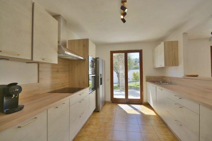 Image No.16-4 Bed House for sale