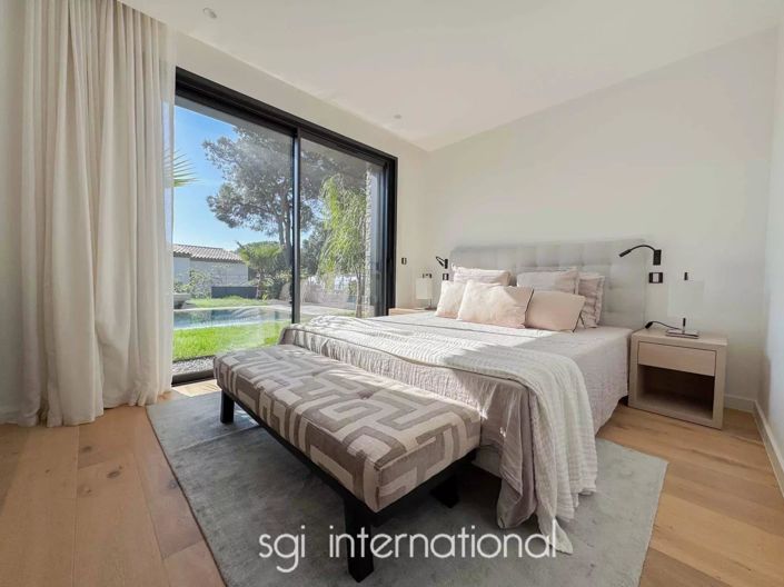 Image No.14-4 Bed House for sale