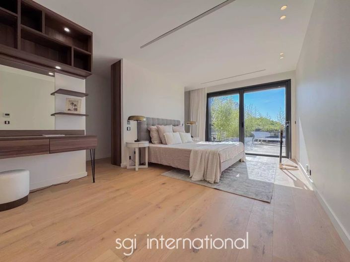 Image No.9-4 Bed House for sale