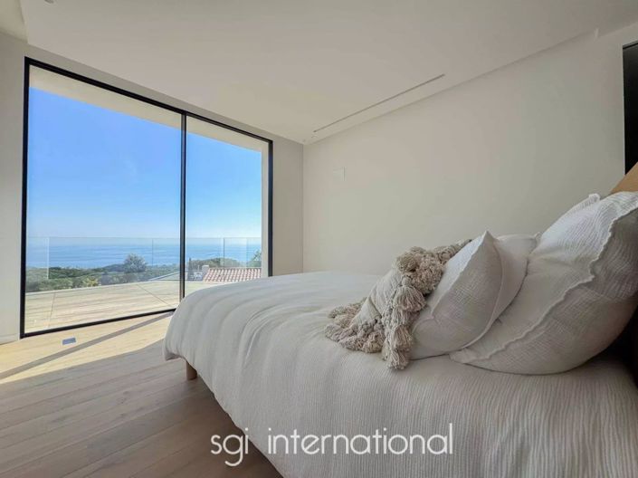 Image No.6-5 Bed House for sale