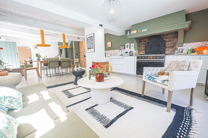 Image No.11-3 Bed House for sale