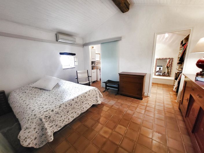 Image No.11-3 Bed House for sale