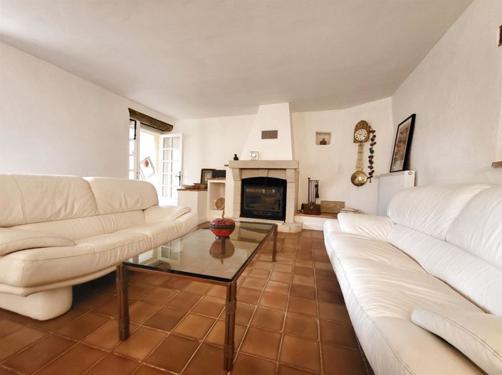 Image No.8-3 Bed House for sale