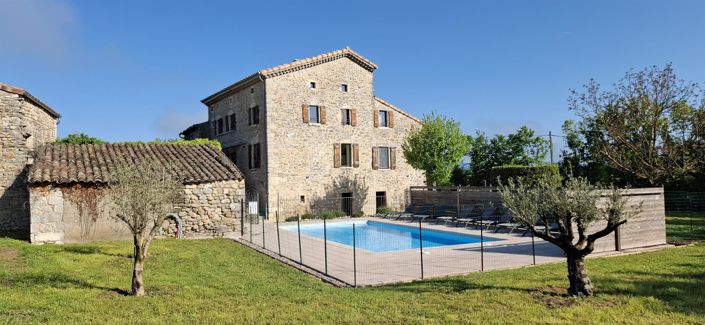 Image No.1-4 Bed House for sale