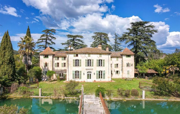 Image No.1-17 Bed House for sale