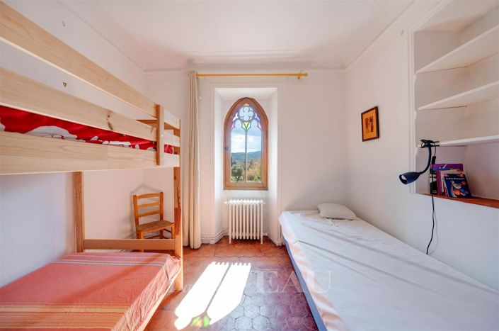 Image No.9-17 Bed House for sale