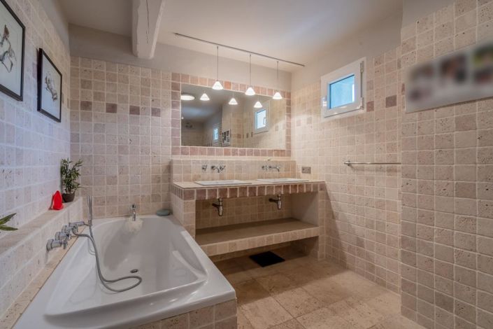 Image No.19-Maison de 6 chambres à vendre à L'Isle-sur-la-Sorgue