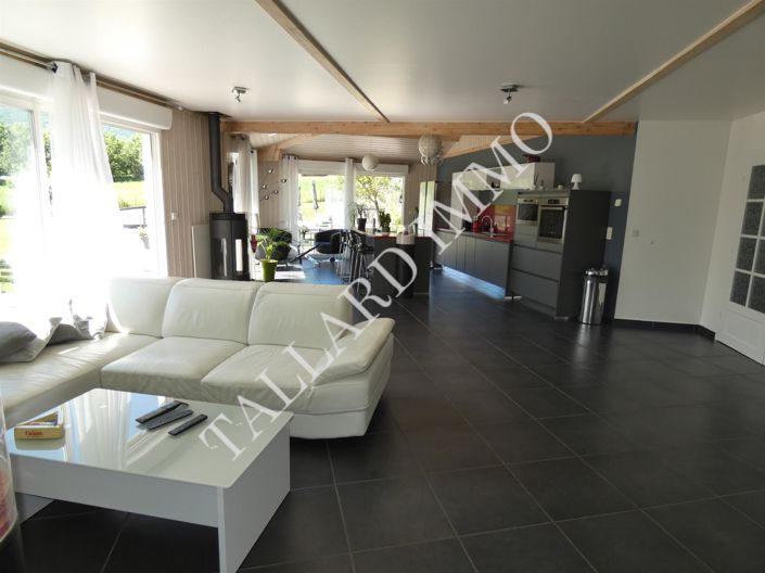 Image No.13-3 Bed House for sale