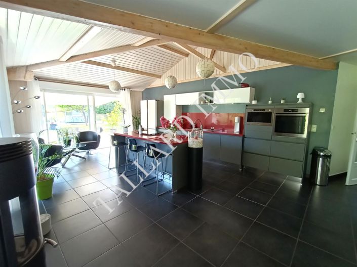 Image No.15-3 Bed House for sale