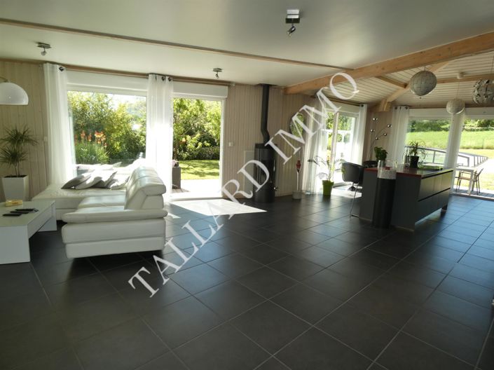 Image No.22-3 Bed House for sale