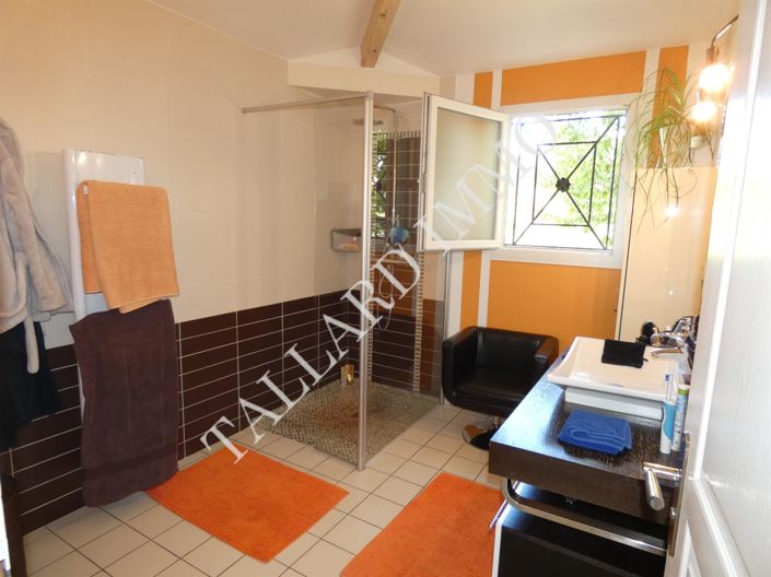 Image No.6-3 Bed House for sale