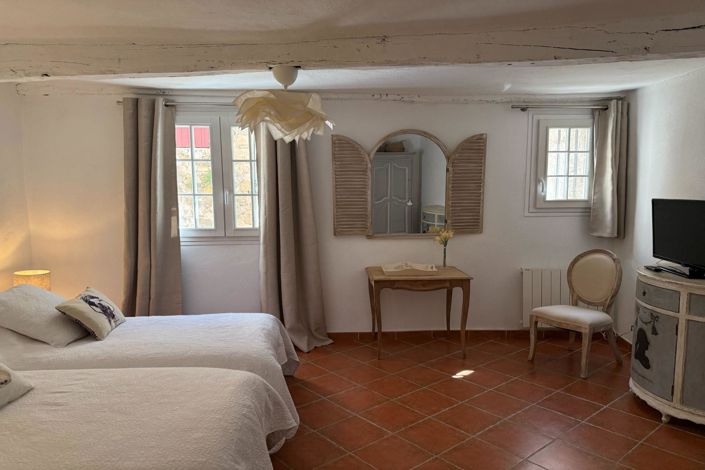 Image No.10-2 Bed House for sale