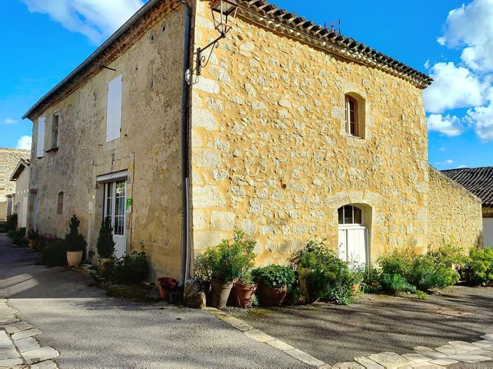 Image No.1-4 Bed House for sale