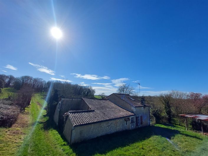 Javerlhac-et-la-Chapelle-Saint-Robert, House