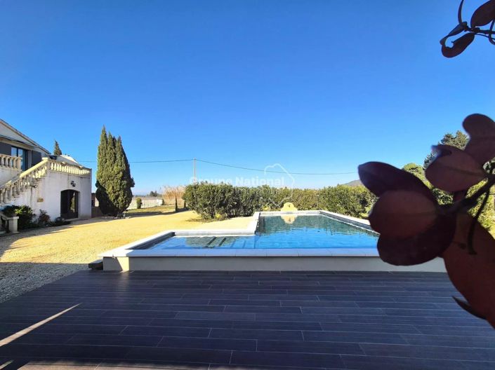 Image No.1-7 Bed House for sale