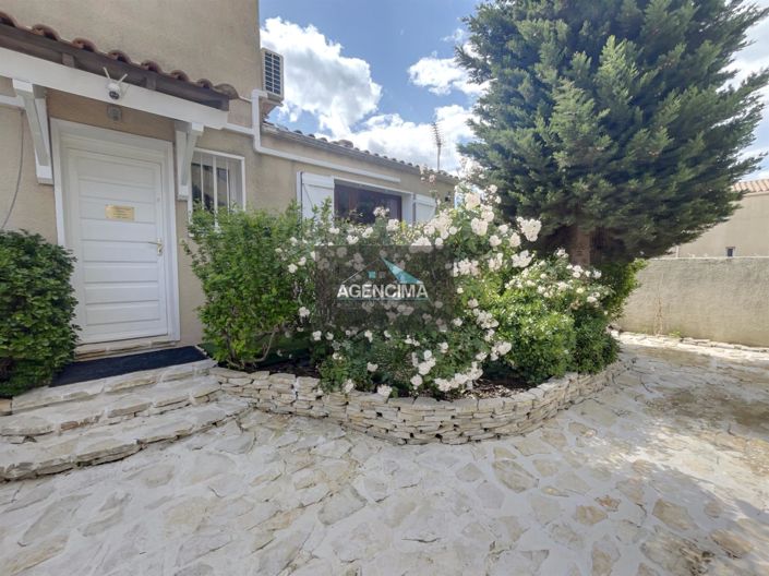 Image No.1-4 Bed House for sale