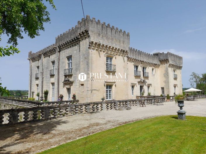 Image No.1-6 Bed Property for sale