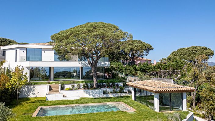 Image No.1-5 Bed Property for sale
