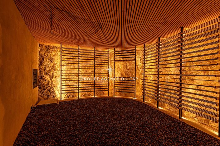 Image No.13-5 Bed Property for sale