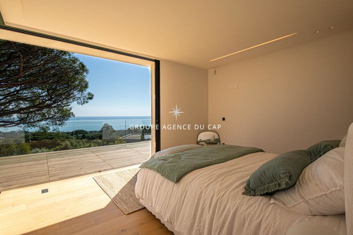 Image No.3-5 Bed Property for sale