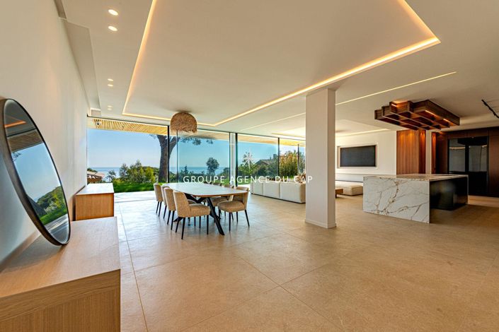 Image No.6-5 Bed Property for sale