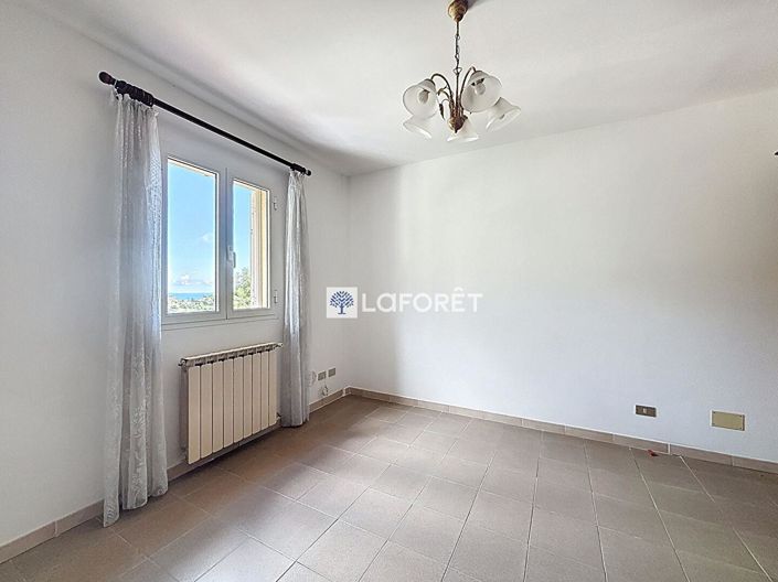 Image No.7-4 Bed Property for sale