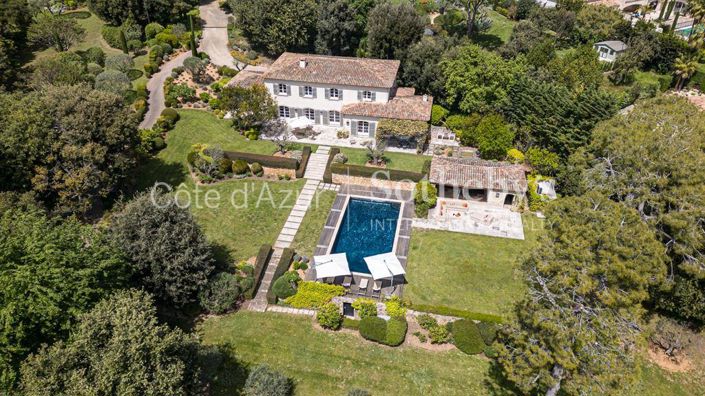 Image No.1-5 Bed Property for sale