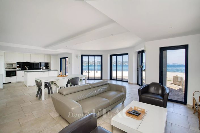 Image No.5-4 Bed House for sale